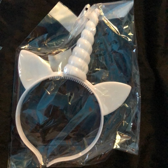 🦄 Just In! 🦄 light up unicorn horn - Picture 5 of 6